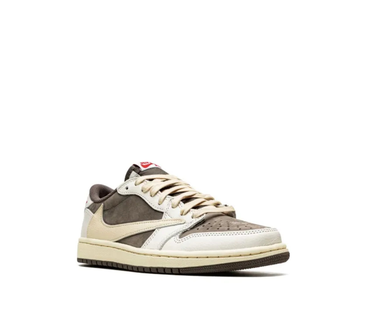 Jordan
x Travis Scott Air Jordan 1 Low OG "Medium Olive" Sneakers